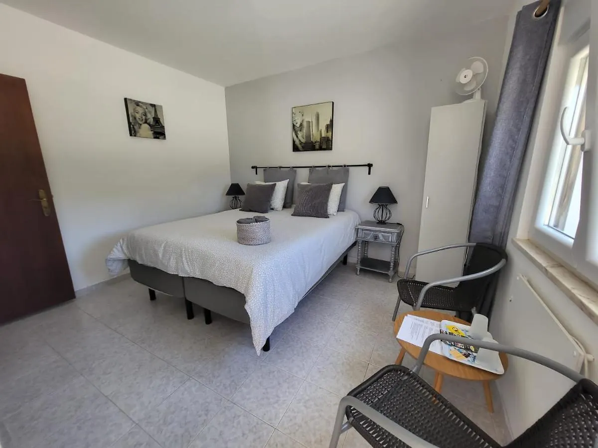 Bed and Breakfast Casa Rochinha Портиман